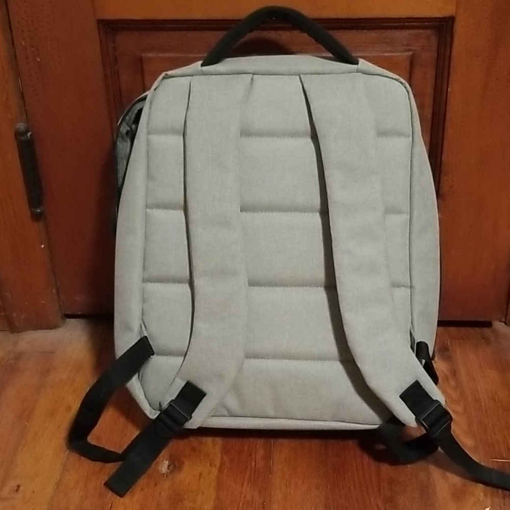 Laut Backpack - Picture 3 of 4